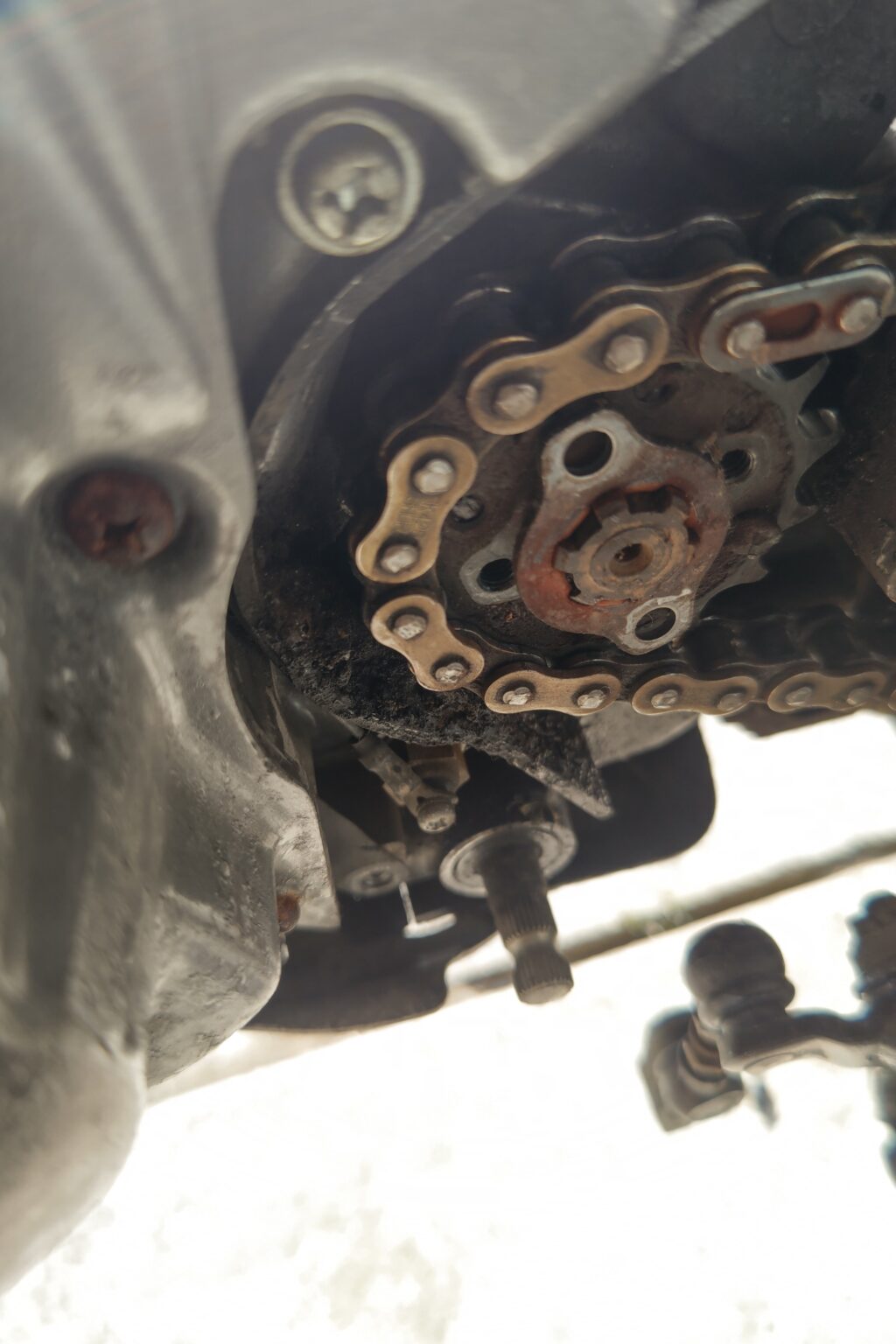 ヤマハ セロー225（1KH)のエンジンオイルの漏れの修理 muddy life