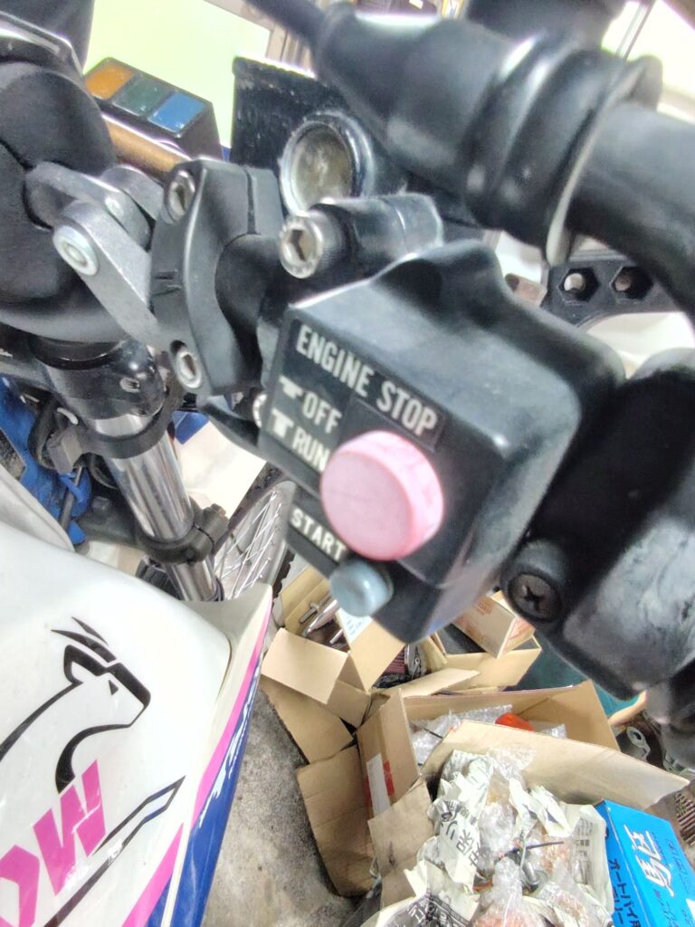 セル　エンジンがかからない