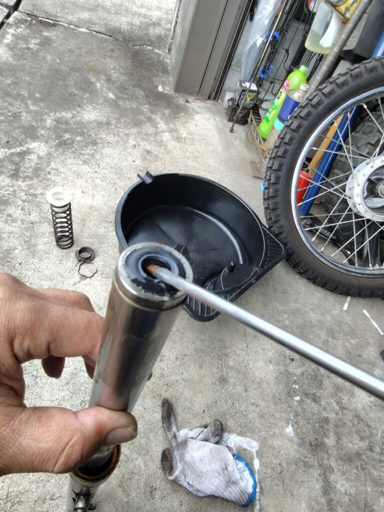 K90　フロントフォークオイル漏れ　オーバーホール