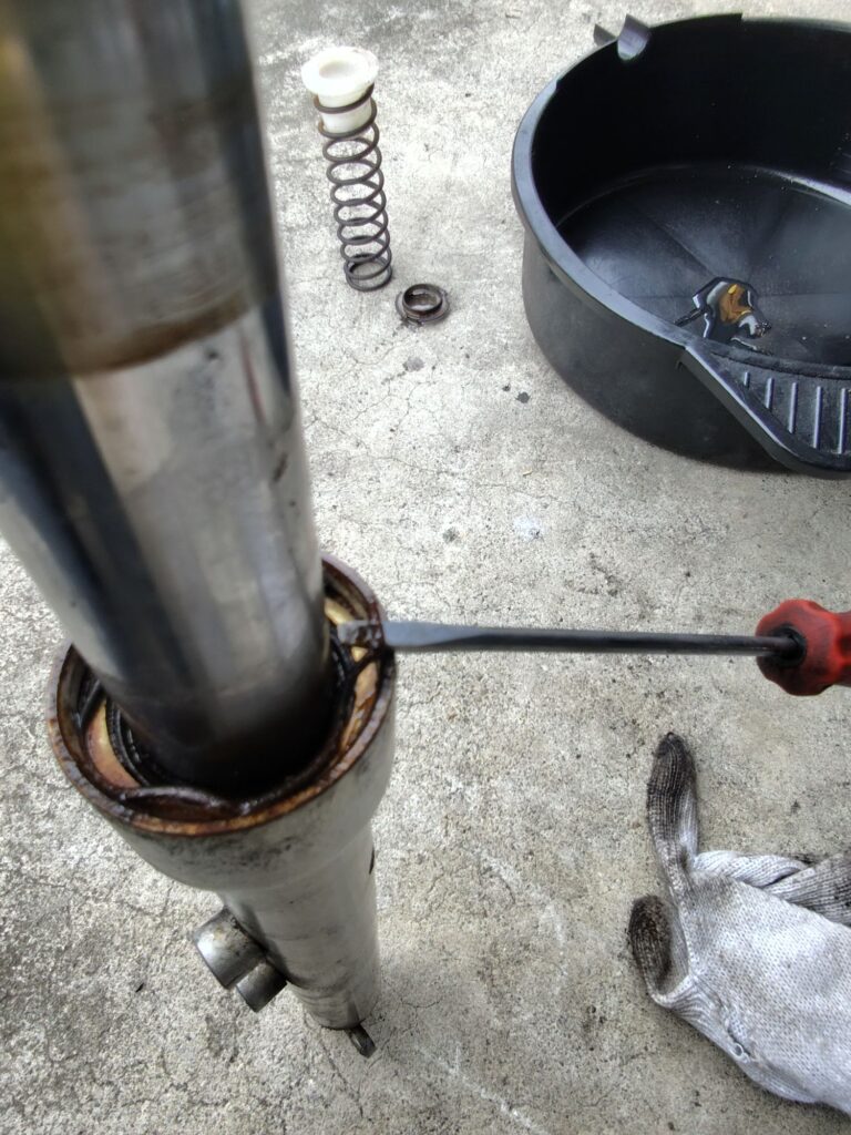 K90　フロントフォークオイル漏れ　オーバーホール