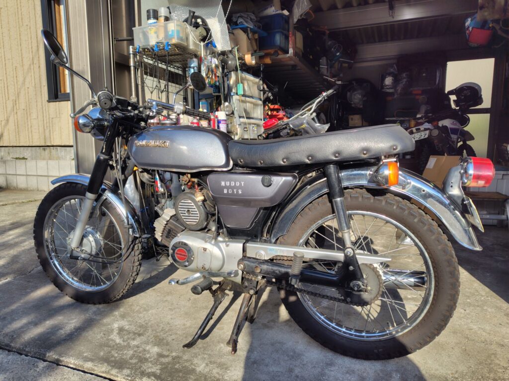 K90 フロントフォークシール交換　オイル交換