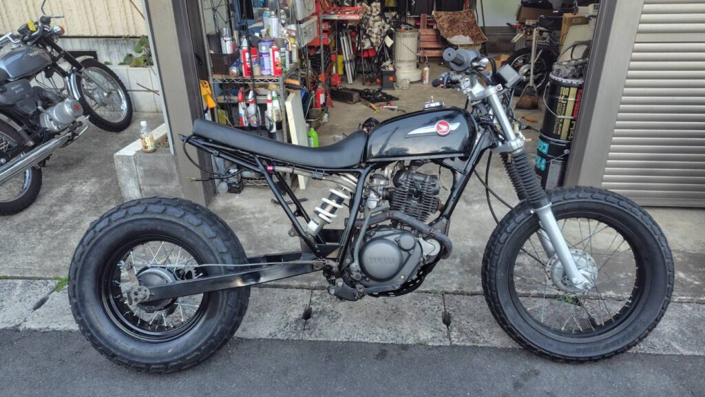 TW200　CDタンク　加工