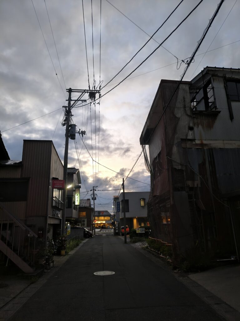 ボロ車 新車 自作シャリー カブ 車中泊 釣り キャンプ 道の駅 鶴岡 晩飯